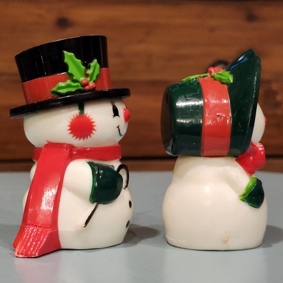 Vintage Hallmark Mr and Mrs Snowman Couple Salt and Pepper Shakers 1980s - Picture 5 of 8